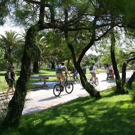 #2 # Place Charmante Lejlighed *